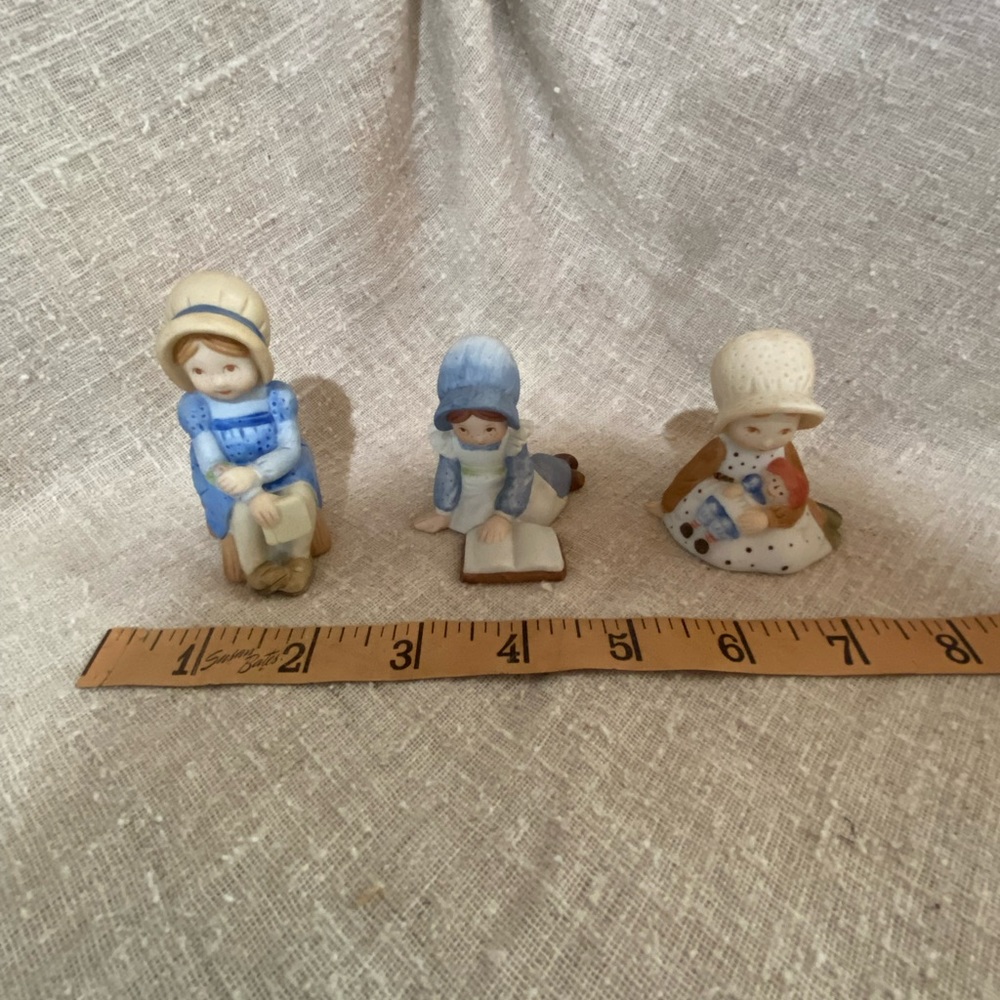 SOLD Vintage Holly Hobbie figurines